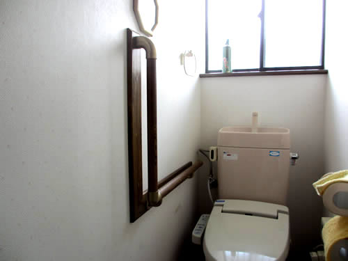 バリアフリー改修等工事｜手すり設置例2：おトイレ